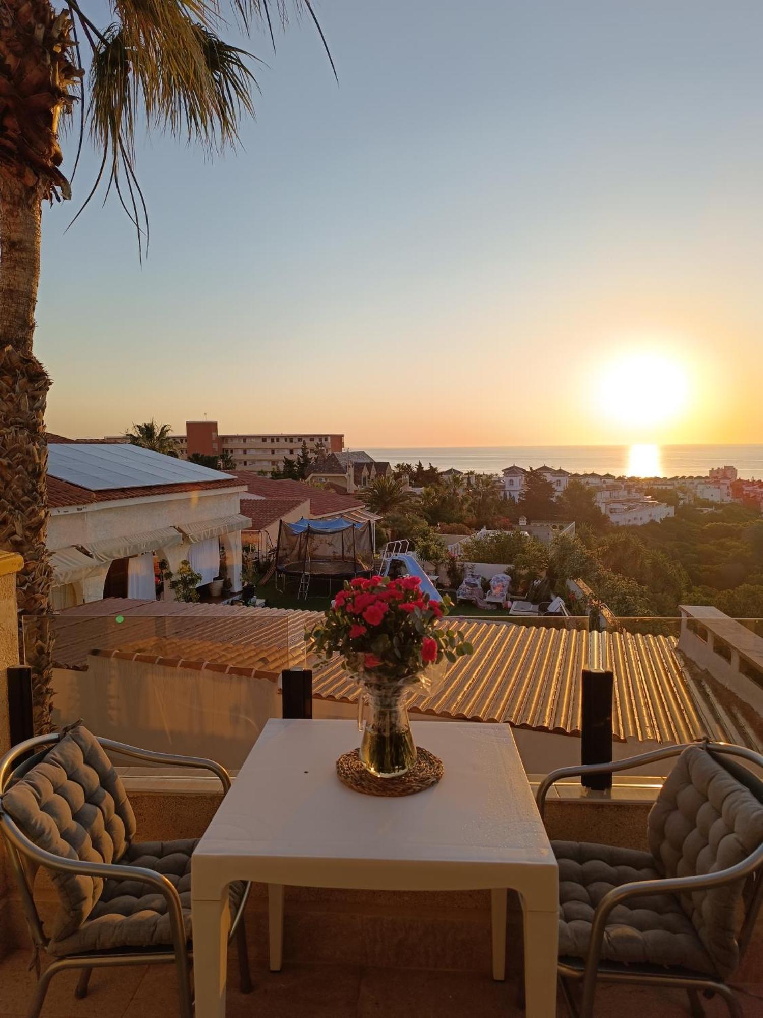 Rising Sun Bungalow Torrevieja Exterior foto